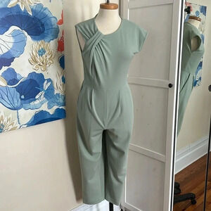 NWT Calvin Klein Sage Green Jumpsuit With Gathered Shoulder Detail - Size 6